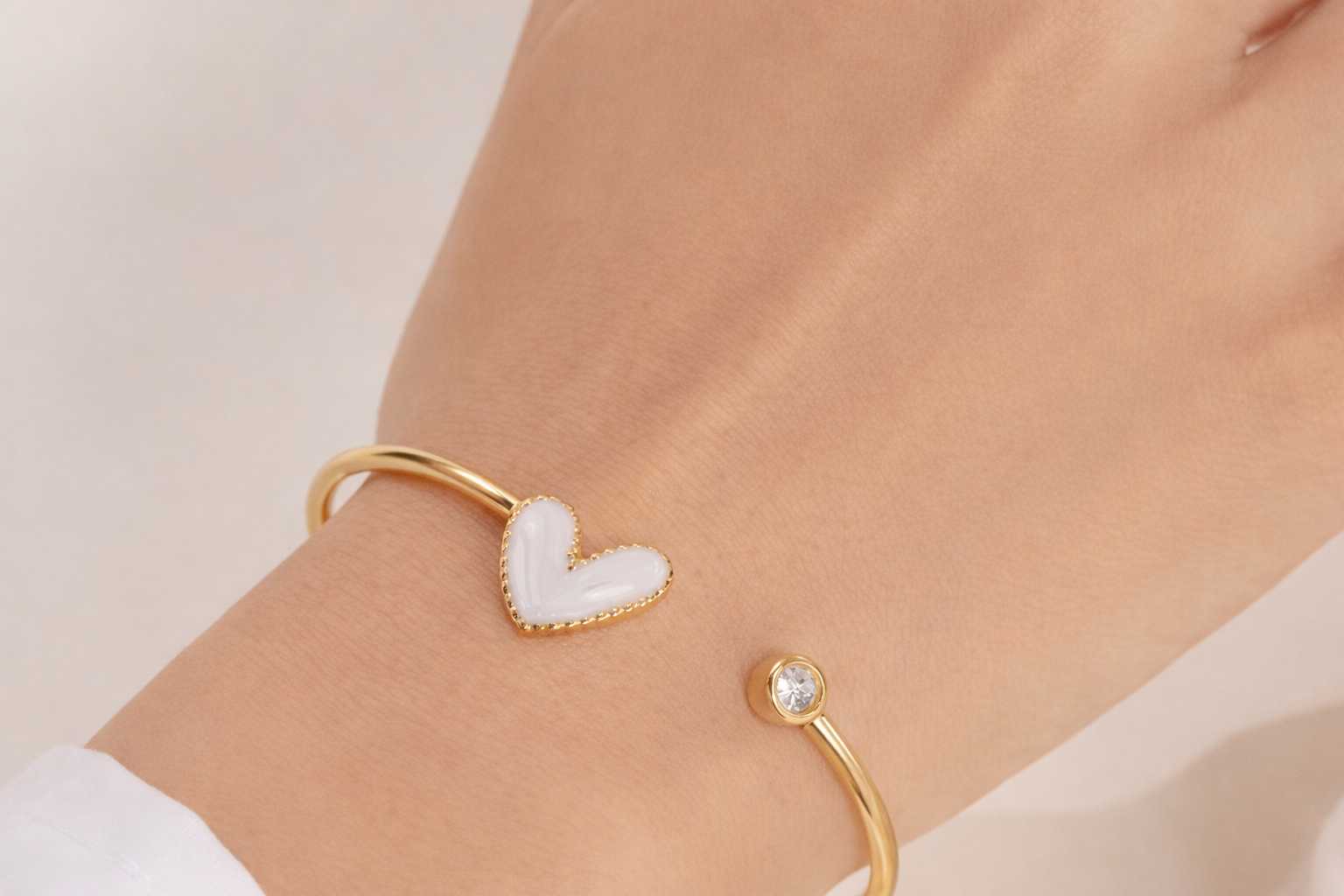 Golden Heart Glow Bracelet