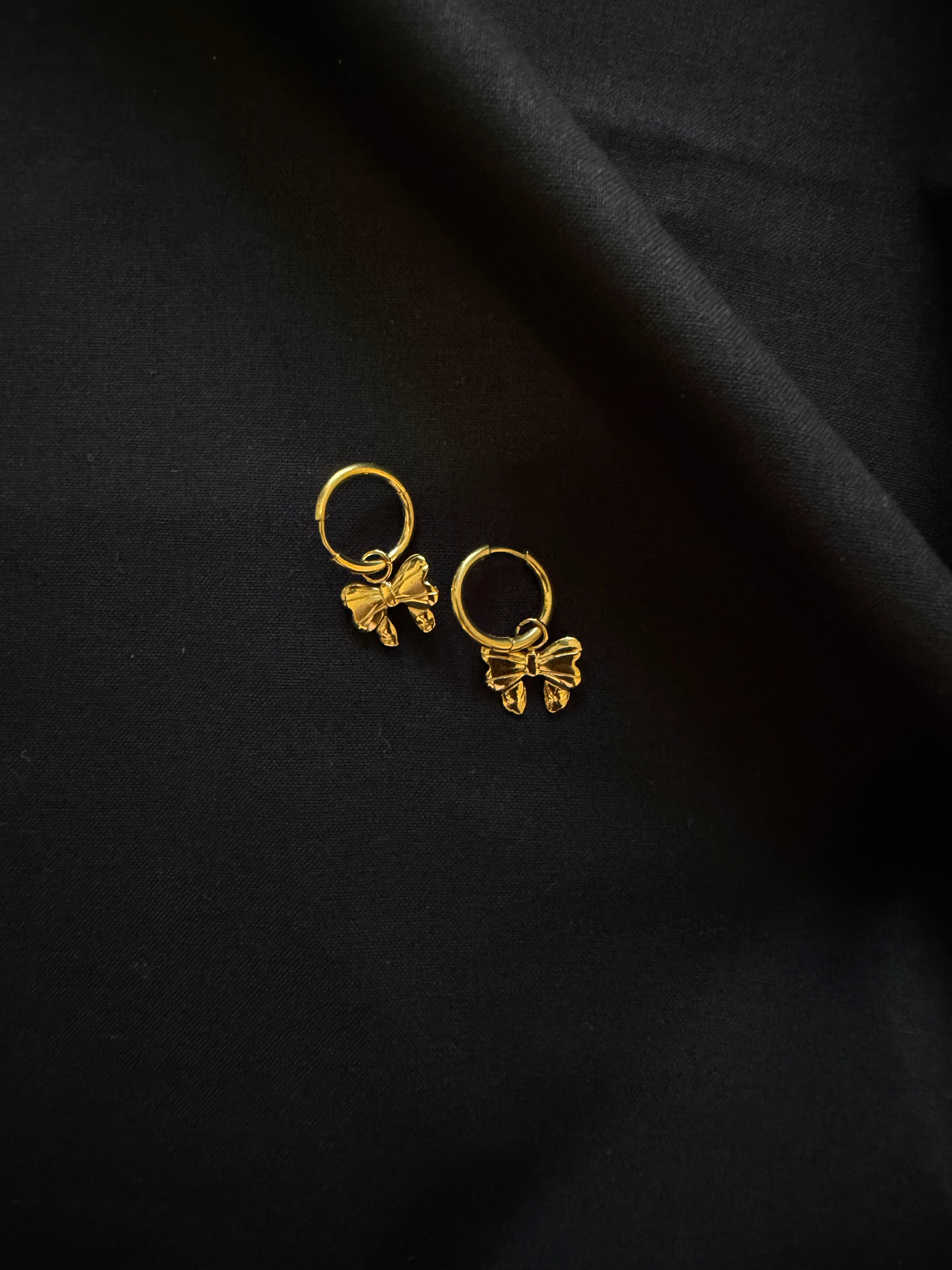 Bow Charm Elegance